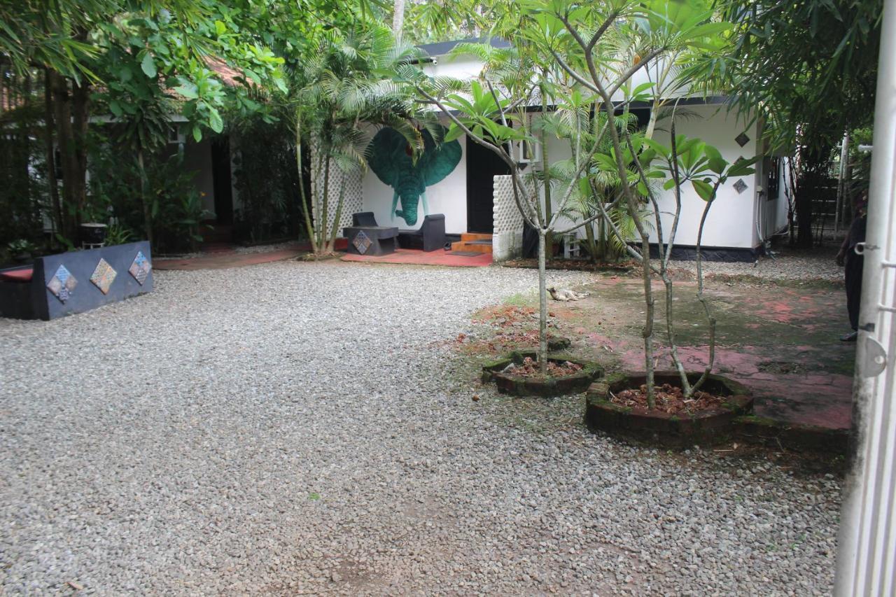 Mint Inside Garden Apartment Varkala Bagian luar foto